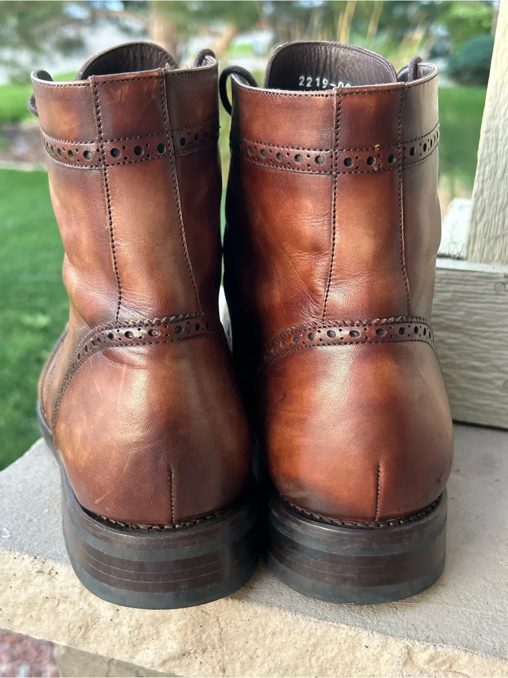 Excellent! Mens THURSDAY BOOT Company WINGTIP Burnished Leather Dress Boot 10.5